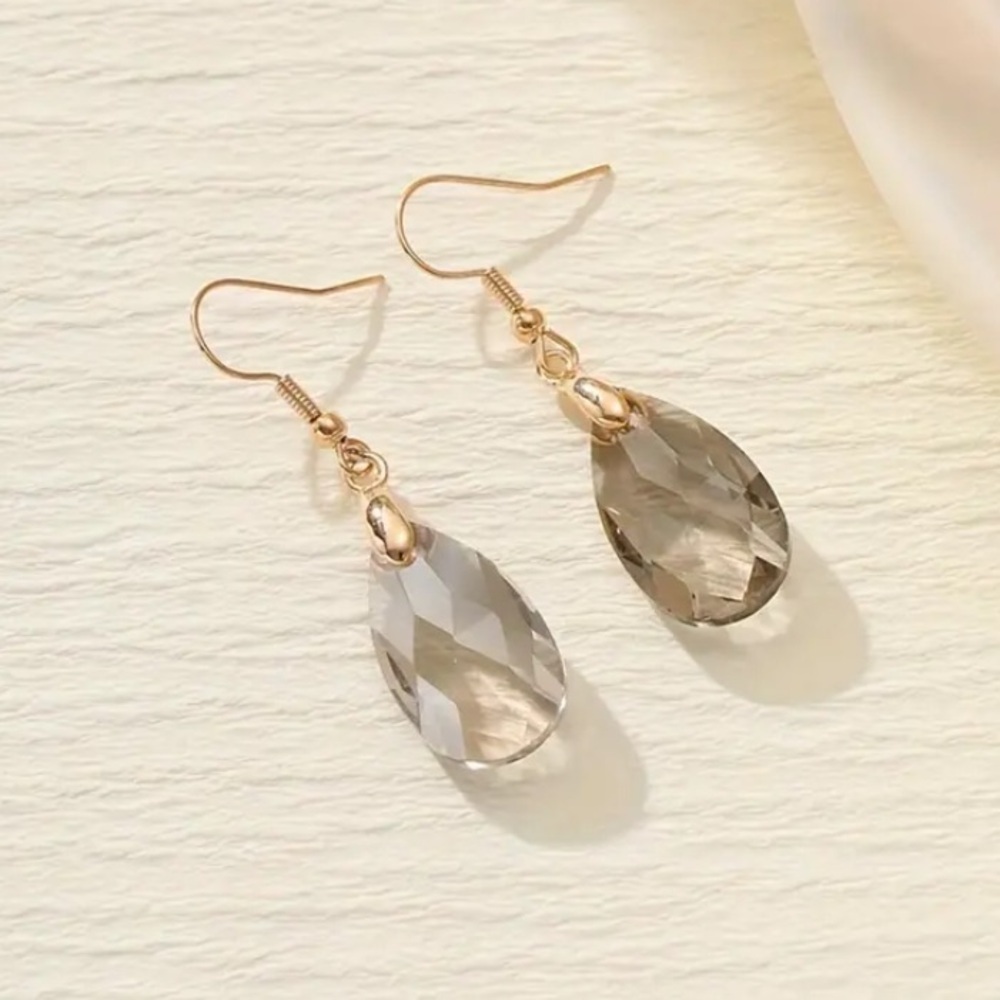 Grey Crystal Drop Earrings.  New.